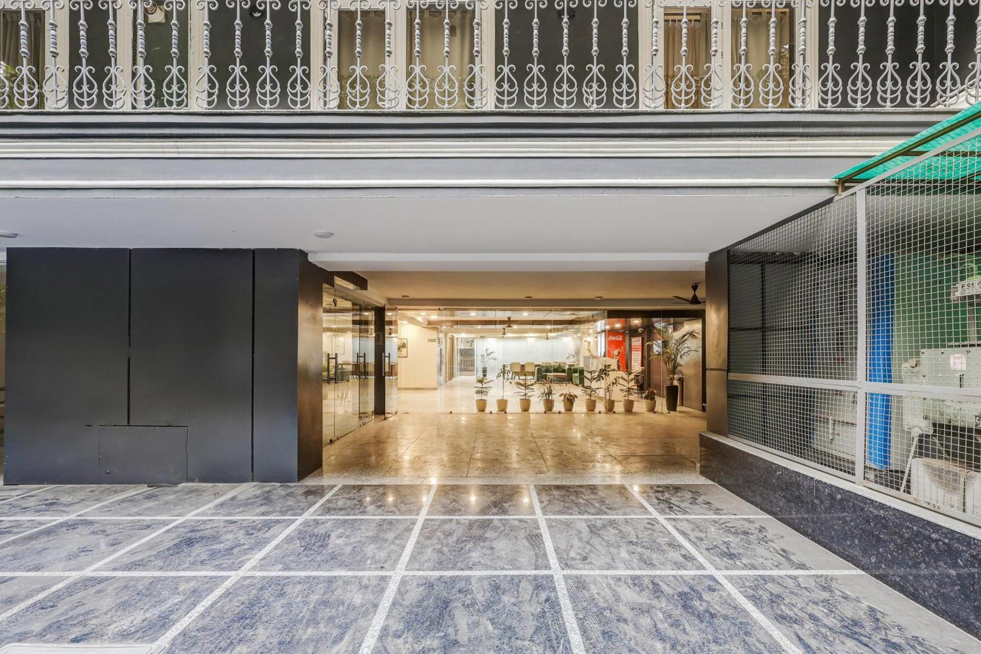 Hotel Super Townhouse Oak Udyog Vihar Gurgaon Zewnętrze zdjęcie