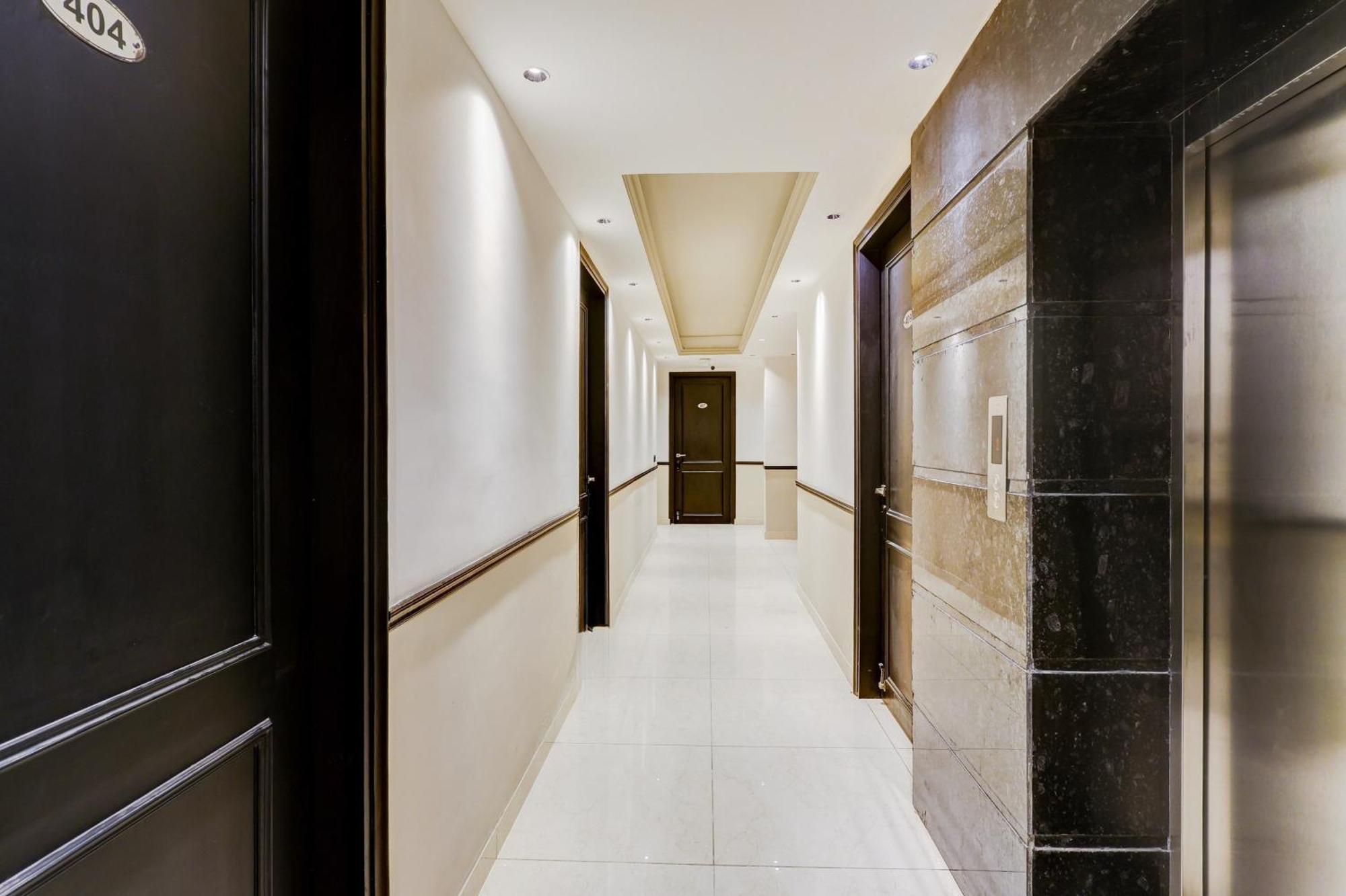 Hotel Super Townhouse Oak Udyog Vihar Gurgaon Zewnętrze zdjęcie