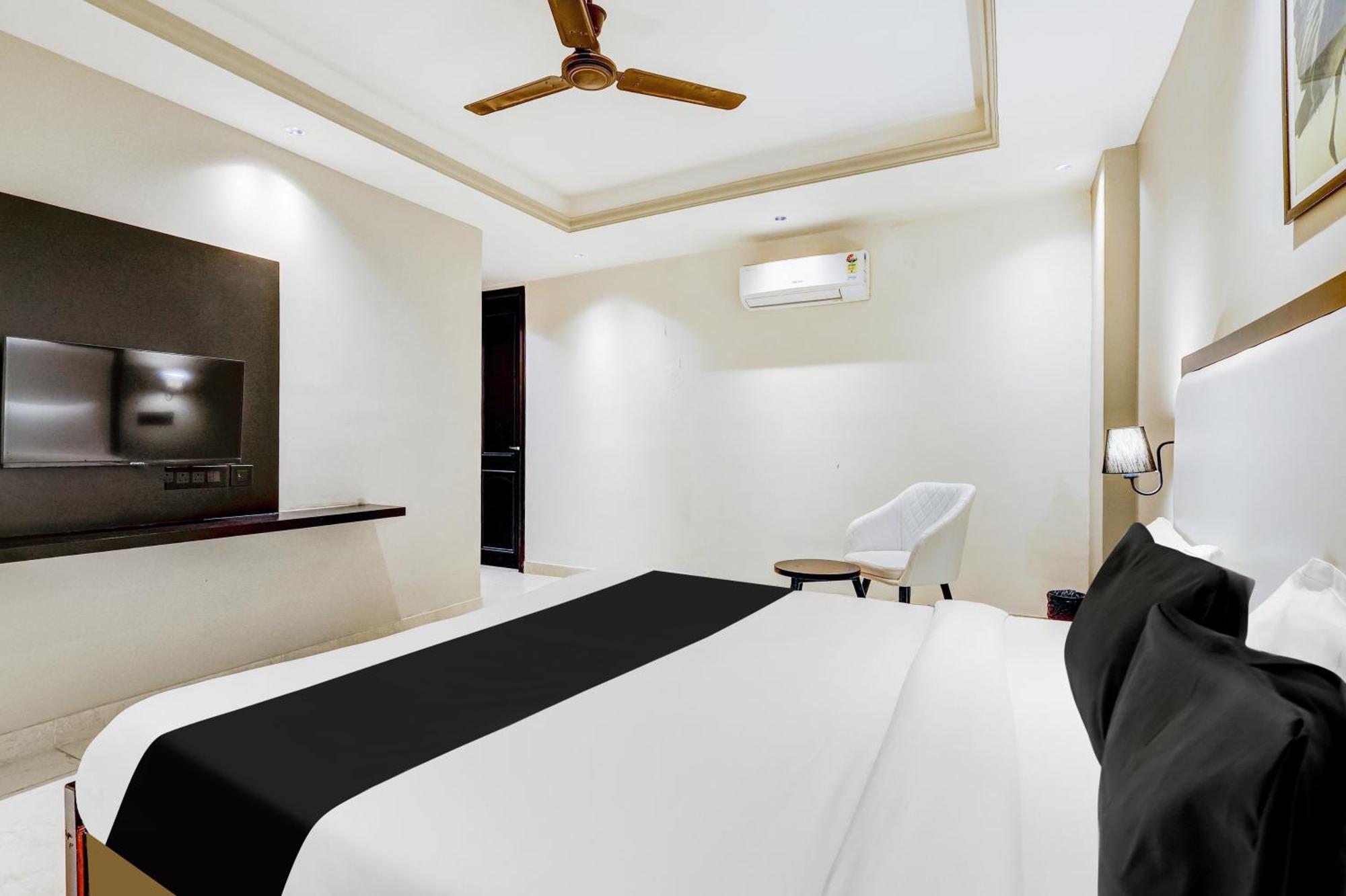 Hotel Super Townhouse Oak Udyog Vihar Gurgaon Zewnętrze zdjęcie