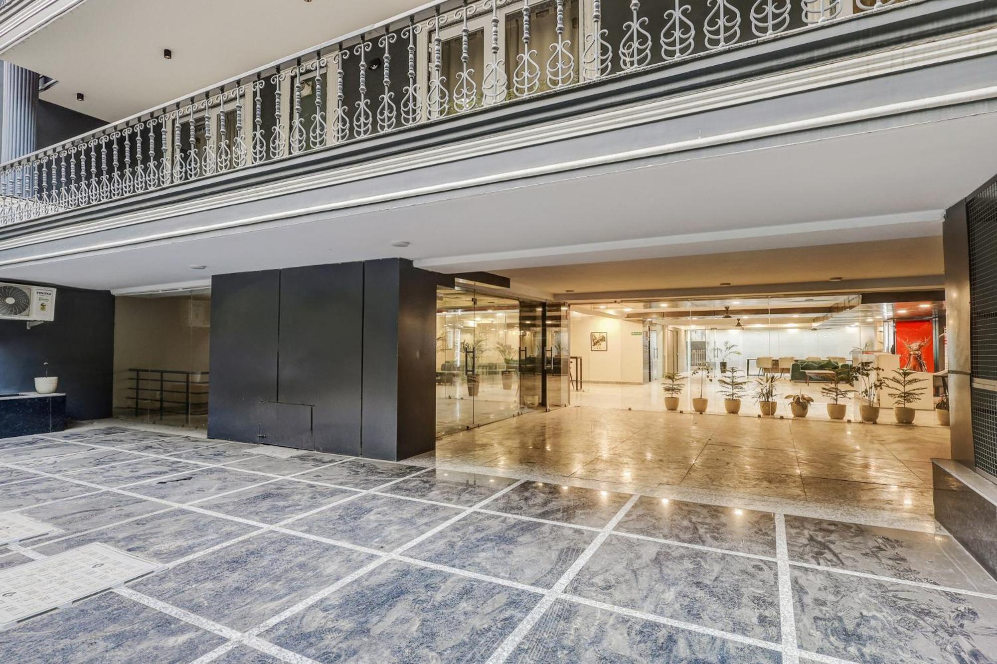 Hotel Super Townhouse Oak Udyog Vihar Gurgaon Zewnętrze zdjęcie