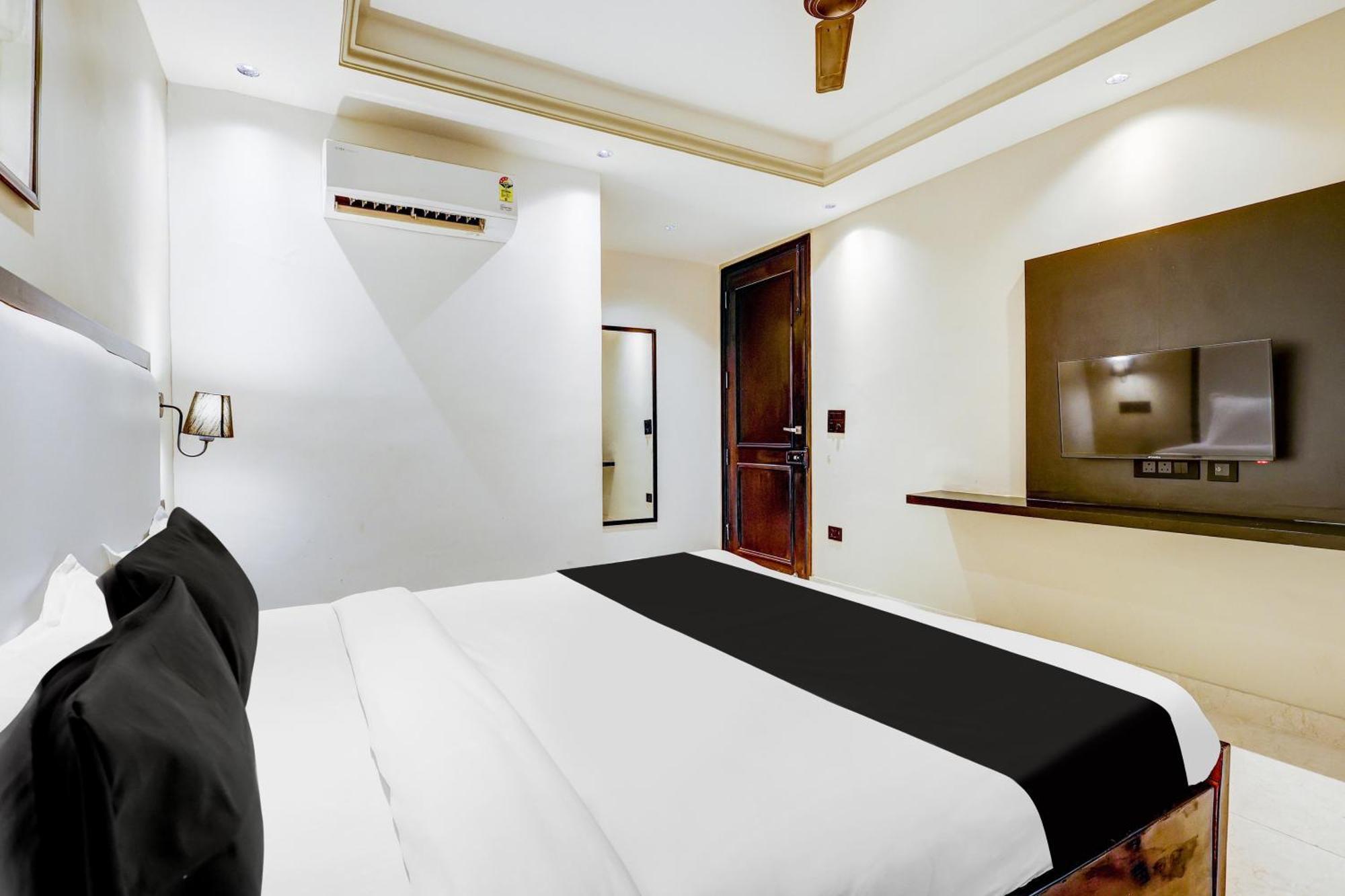 Hotel Super Townhouse Oak Udyog Vihar Gurgaon Zewnętrze zdjęcie